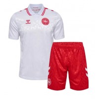 Echipament fotbal Danemarca Tricou Deplasare European 2024 pentru copii maneca scurta (+ Pantaloni scurti)